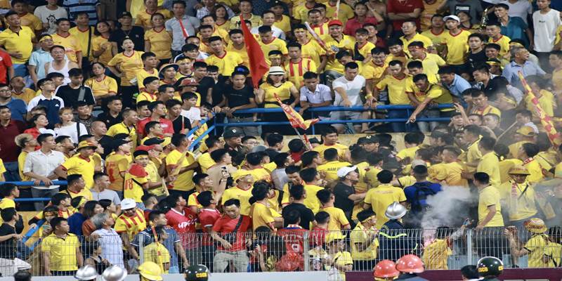 Thuật ngữ "hooligan" có nghĩa là gì và xuất hiện khi nào? Hooligan Là Gì? Đặc Điểm Và Tác Động Trong Bóng Đá Hiện Nay - 129pps