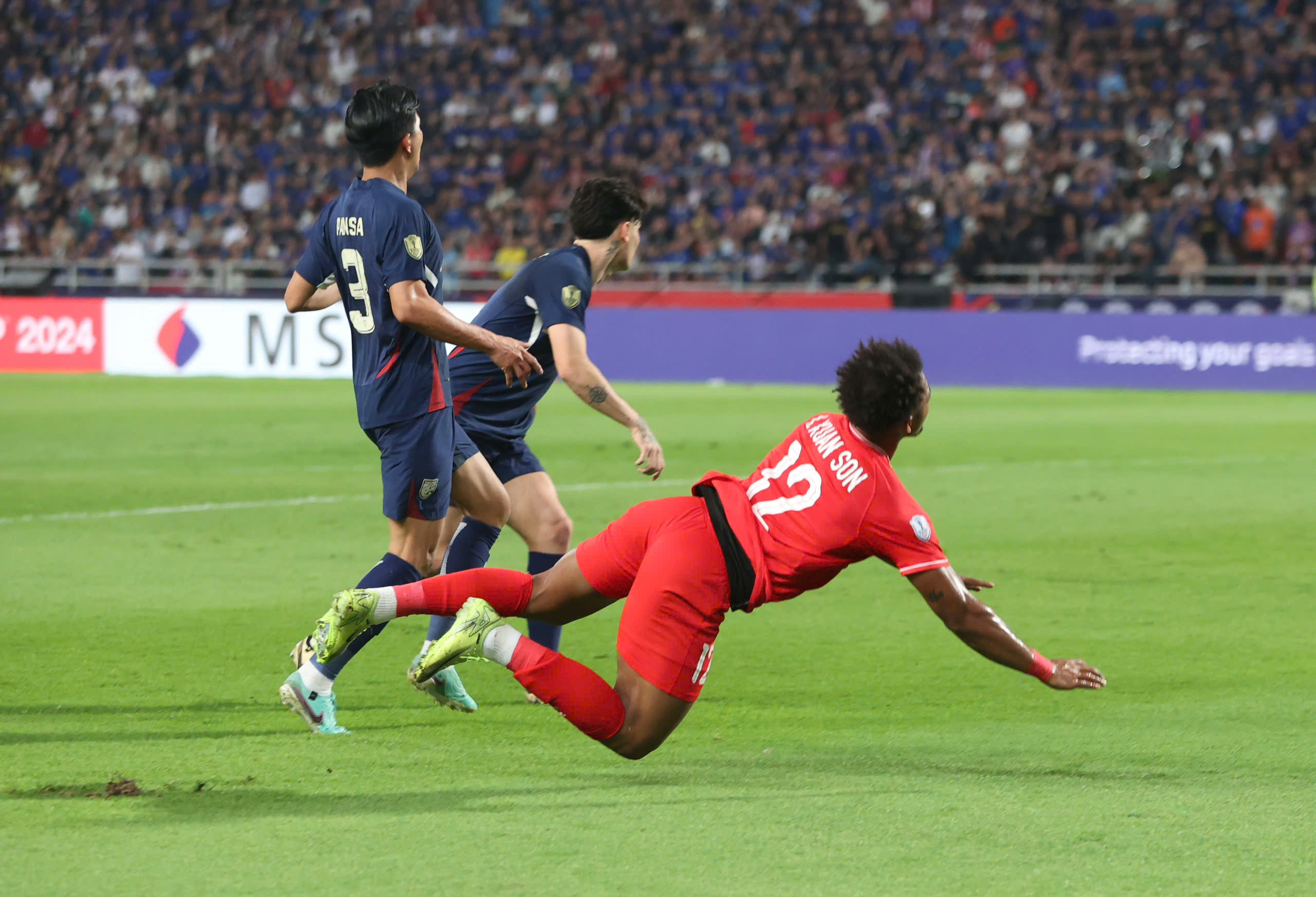 Cựu bác sĩ ĐT Việt Nam đánh giá về chấn thương của Nguyễn Xuân Son, tiết lộ thời gian hồi phục